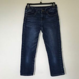 Low-waisted jean capris